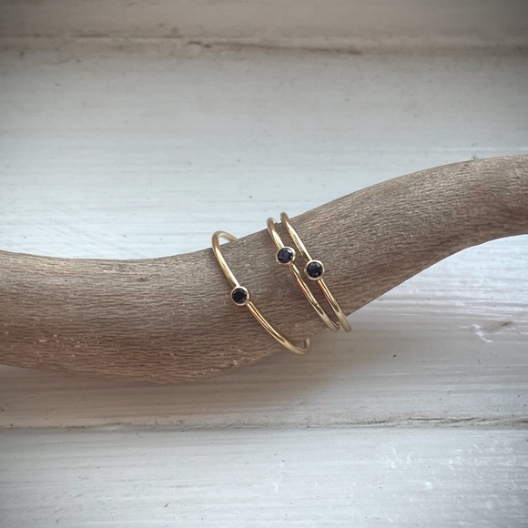 Dainty 14k gold filled ring & tiny black CZ - Picture 4 of 4